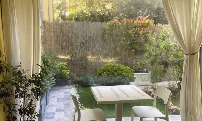 Livorno House | Sine, Paradise Inn