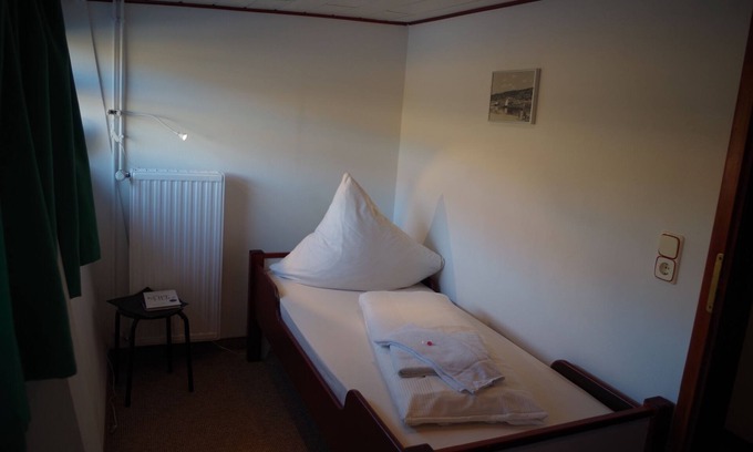 Leipziger Vorstadt Apartment | Single cabin on a residential ship