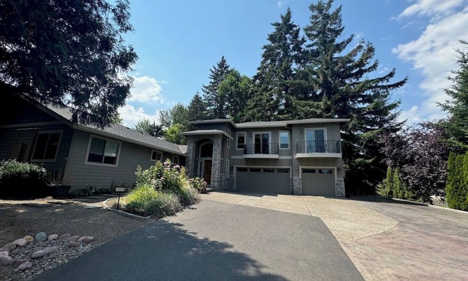 Bull Mountain House | Single Family Home 5Bed & 3Bath Multi-Gen Friendly Fenced Yard, Pets Welcome