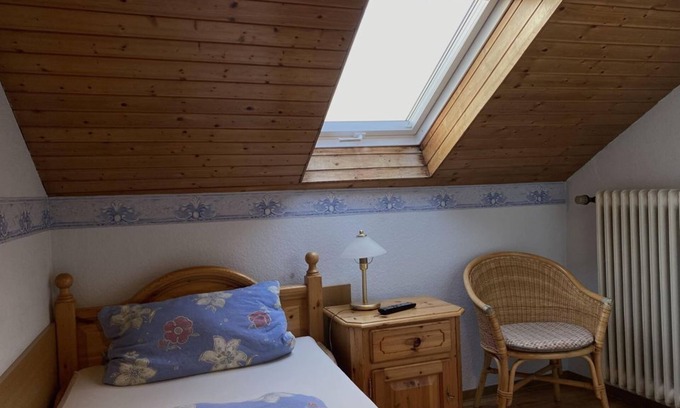 Morbach House | Single Room Shower/WC - Gasthaus "Zur Post"
