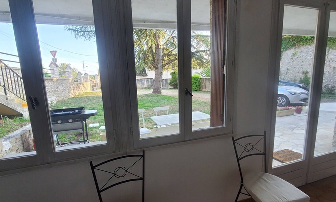 Provins Apartment | Single-storey apartment, 5 minutes from town center, terrace, south-facing