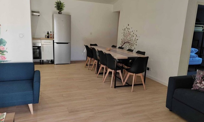 La Crau House | single storey house 10 sleeps, 2 bedrooms, 2 bathrooms, inside parking