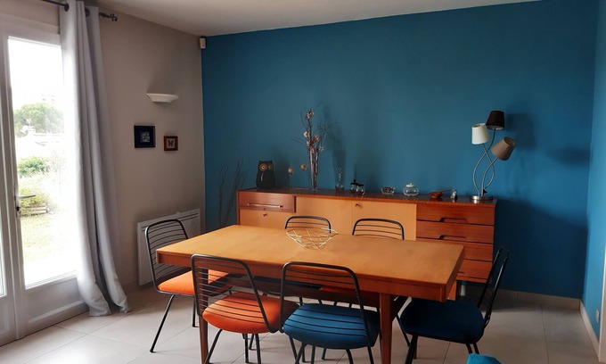 Carcassonne House | Single-storey house with garden in residential area