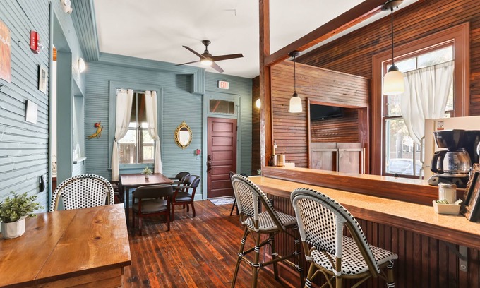 Mid-City Bed & Breakfast | Site 61 Guesthouse