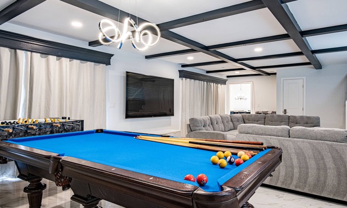 Southwest Anaheim House | Six Bedroom Room Mansion - minutes from Disneyland