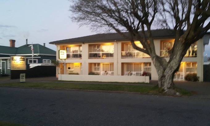 Rotorua Hotel | Six on Union