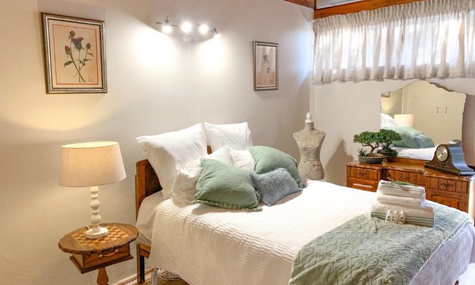 Vredefort Apartment | Six Second Avenue