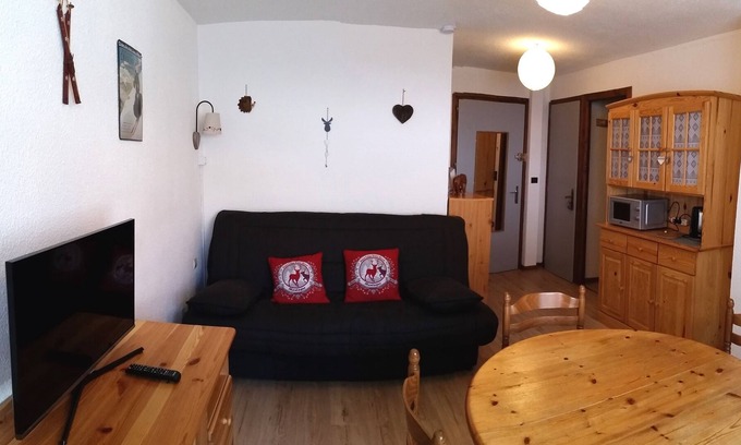 Sixt-Fer-a-Cheval Apartment | Sixt Fer à Cheval Comfortable 2 room apartment for 4 people winter / summer season