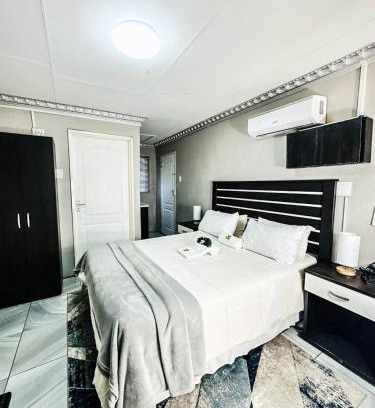 Reitz Bed & Breakfast | Siyaya Sbosh BnB