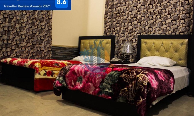 Karachi Hotel | SK Travellers' Inn