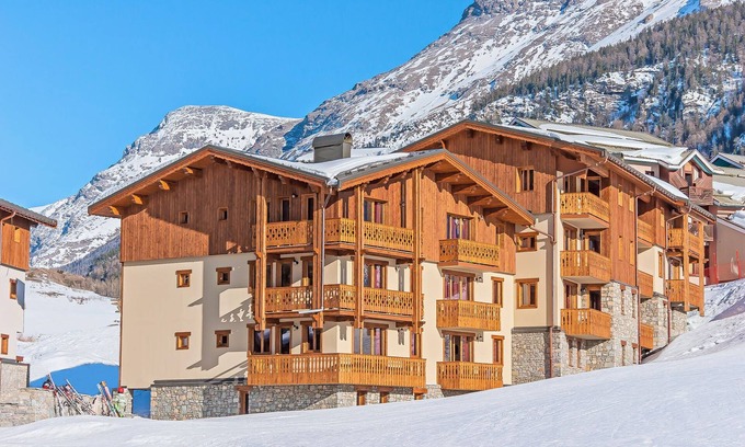 Lanslevillard Condo | Ski aux pieds ! Charmant T2 + cabine | Piscine