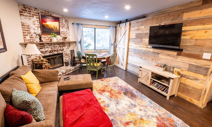 Brian Head Condo | Ski, Hike, Fun - Great Location! Perfect 2 Br/2 Ba Condo!