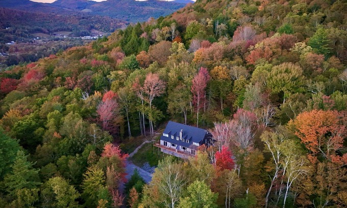 Stockbridge House | Ski home Mountain Views near Killington/Woodstock
