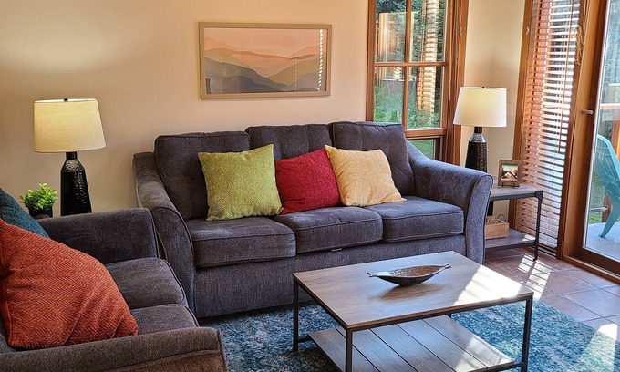 Sun Peaks House | Ski In/Ski Out 2 bdrm + den, 3.5 bath, 3 level townhome