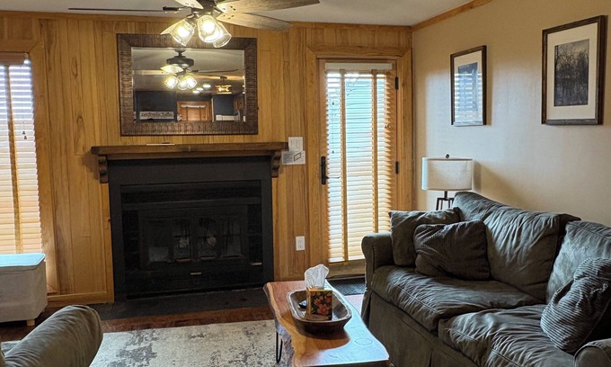Snowshoe Condo | Ski in/ski out, 2-bedroom condo in Snowshoe Mountain