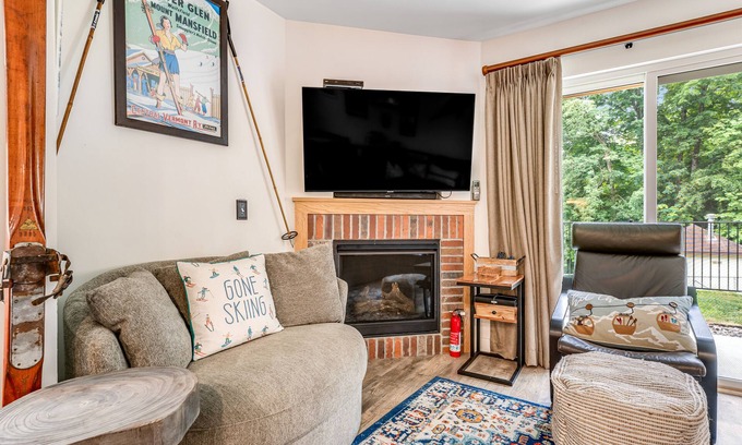 Warren Condo | Ski-In/Ski-Out Condo with Fireplace, Fast WiFi, Washer/Dryer & Seasonal Pool