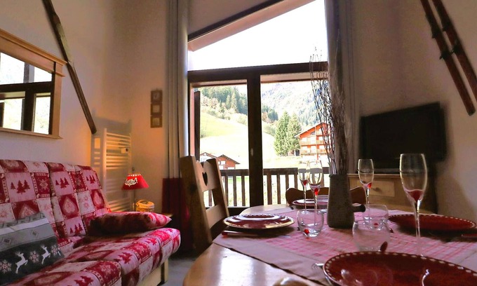 Beaufort Apartment | Ski-In/Ski-Out Duplex for 6 in Arêches-Beaufort, 2-Star, Balcony, WiFi