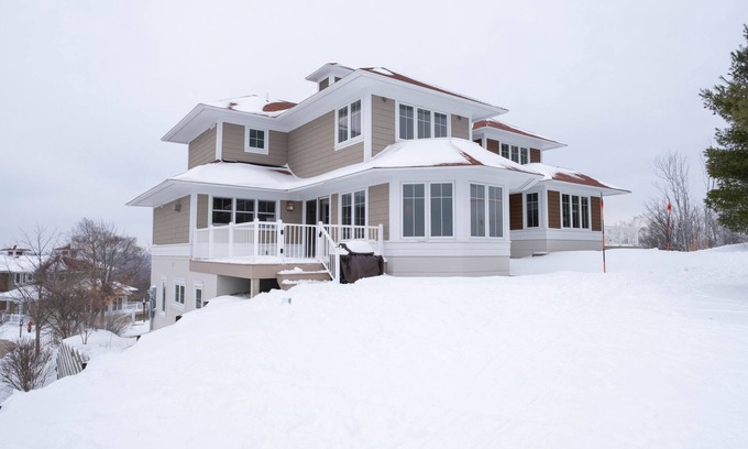 Thompsonville House | Ski in Ski Out Mountaintop Condo at Crystal Mountain Resort!