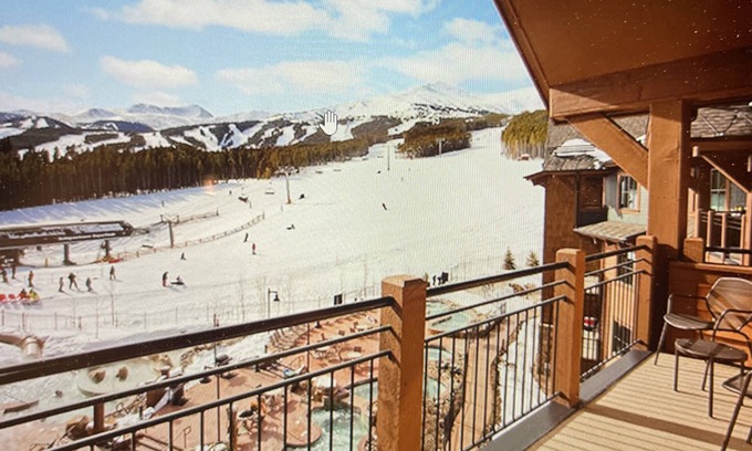 Breckenridge Condo | Ski-in/ski-out on Peak 7!