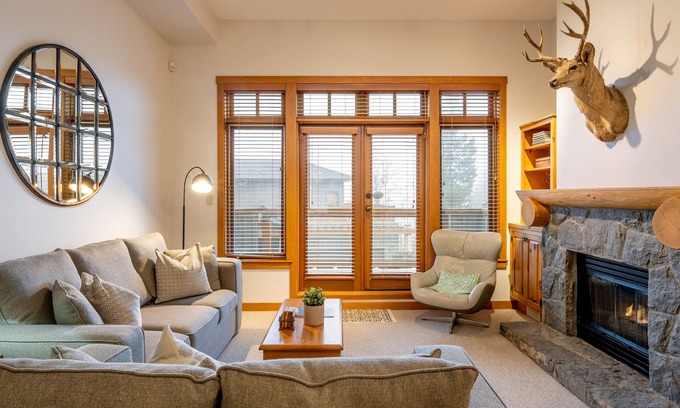 Nordic Estates House | Ski-In/Ski-Out | Private Hot Tub | Garage | Mountain Views | Managed by Aloha Whistler