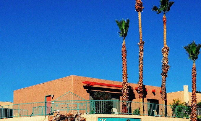Lake Havasu City Resort | Ski, raft, wakeboard, swim, jetski!