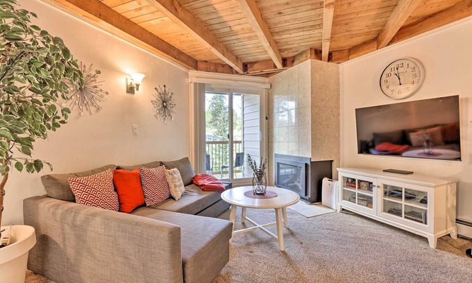 Wildernest Condo | Ski Shuttle & Pool: Modern Silverthorne Condo!