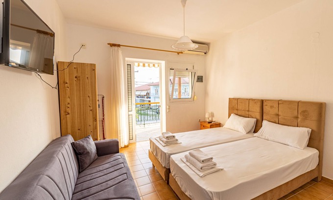 Nea Skioni Apartment | Skioni Studio: Triple Room with Sea View