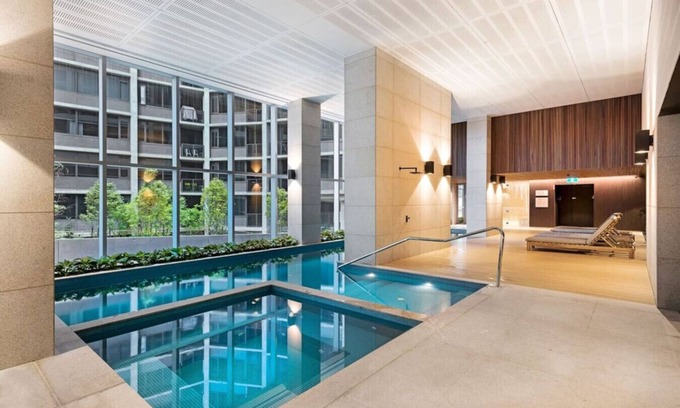 Melbourne Central Business District Apartment | Sky-High CBD Retreat | 2BR Apartment w/Pool & Gym