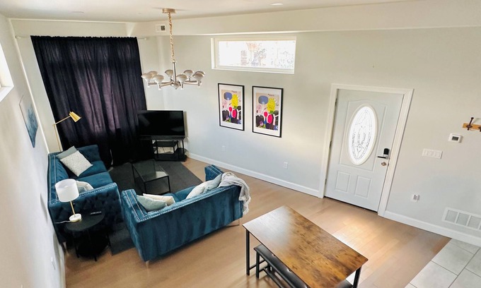 Olde Kensington Apartment | Sky High Retreat