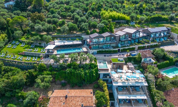 Torri del Benaco Hotel | Sky View Garda Lake by Hotel Galvani