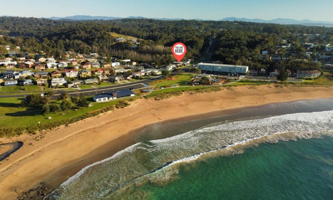 Malua Bay House | Skyes Beach House - Beachfront Getaway