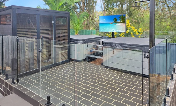 Malua Bay Apartment | Skyes Beach House - Downstairs Accommodation