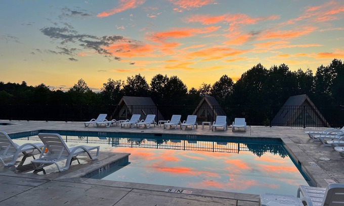 Hendersonville Hotel | SKYLARANNA Resort & Spa