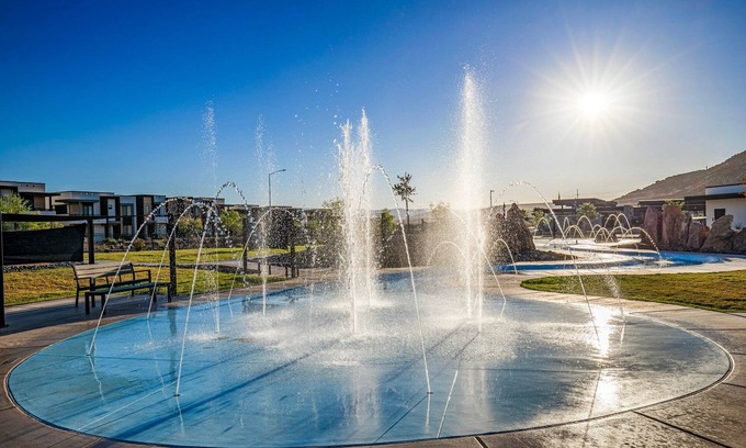 St. George House | Skyline 1645|Fire pit, Paddle boards, EV Charger, Community Amenities!