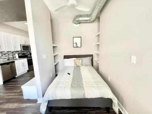 Downtown Des Moines Apartment | Skywalk Access #3