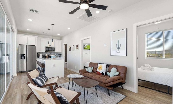 Downtown Phoenix House | Slam Dunk: Downtown PHX | a few blocks from Chase Field & Suns' stadium