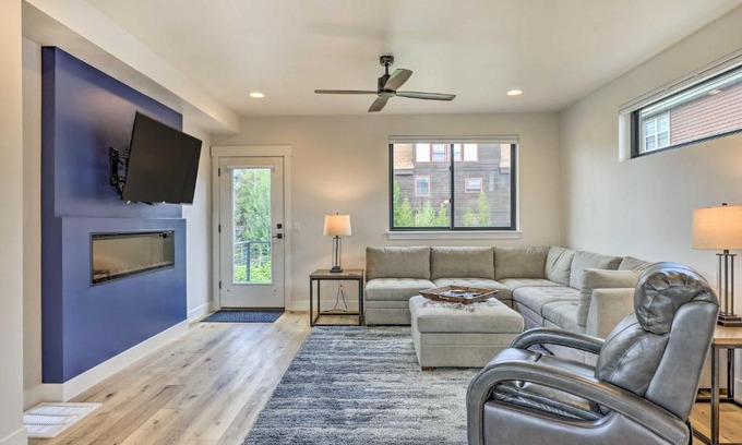 Fraser House | Sleek Fraser Townhome Less Than 8 Mi to Winter Park!
