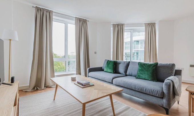 Chaucer Apartment | Sleek Southwark 2BR, Furniture & Decor Included, by Blueground