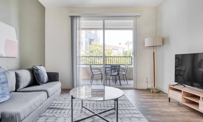 Sunnyvale Apartment | Sleek Sunnyvale 1BR w/Pool, W/D, Gym, near 101 & 237, by Blueground