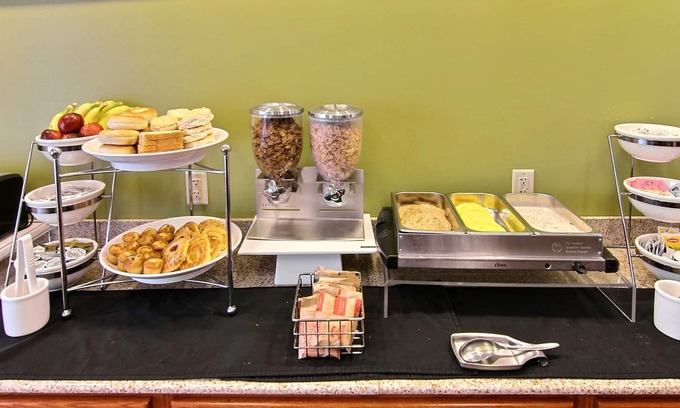 South Bend Hotel | Sleep Inn South Bend Airport