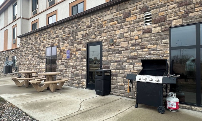 Fort Dodge Hotel | Sleep Inn & Suites Fort Dodge