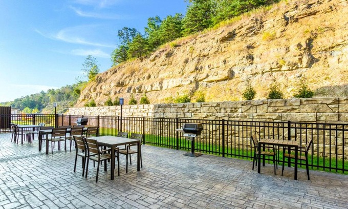 Hurricane Hotel | Sleep Inn Winfield - Teays Valley