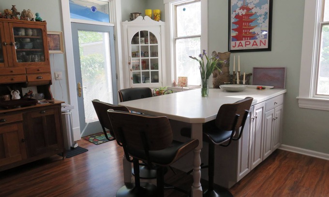 Schnitzelburg House | Sleep like a king in king-size beds in Louisville's Germantown neighborhood