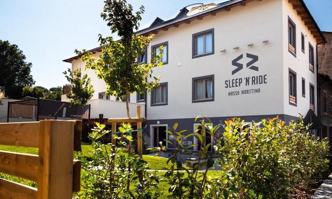 Massa Marittima Hotel | SLEEP 'N' RIDE Massa Marittima