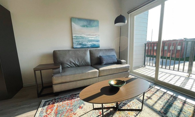 NoDo District Apartment | Sleepover: Outstanding 1BD/1BA + Gym - Downtown Omaha