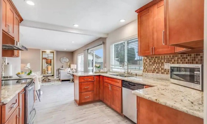 South San Jose House | Sleeps 12 ❤️ Spacious ❤️ Quiet Neighborhood