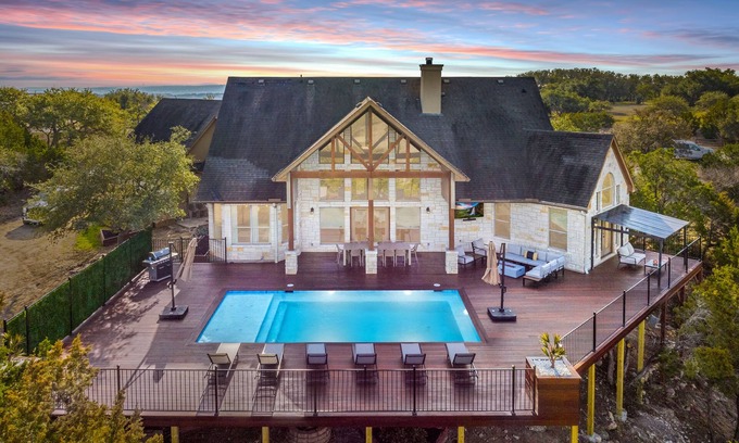 Dripping Springs House | Sleeps 20 - Pool, Fire Pit, Game Room, + Views!