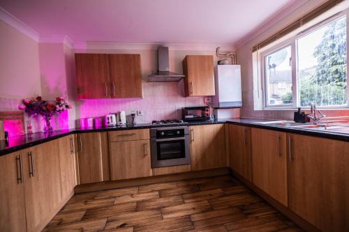 Peckham House | Sleeps8-KingBeds-SofaBed-Garden-AirCon-FreeParking