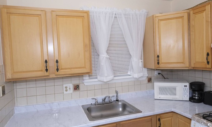 Chillum House | Small cozy home, located near DC and Maryland University.