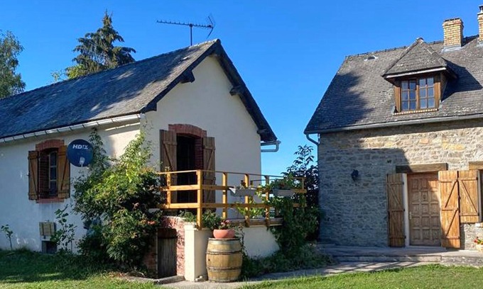 Marcheseuil House | Small holiday estate with pool, for several families